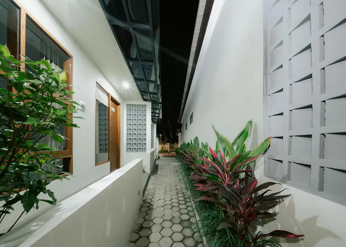 招待所 Sadira Co-living - Seminyak 科洛布坎