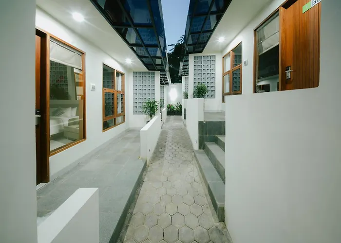 Sadira Co-living - Seminyak 4* 科洛布坎