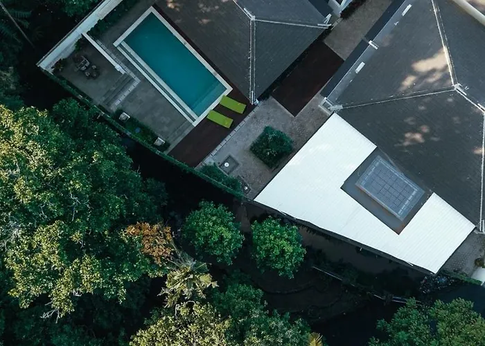 Sadira Co-living - Seminyak 招待所 科洛布坎