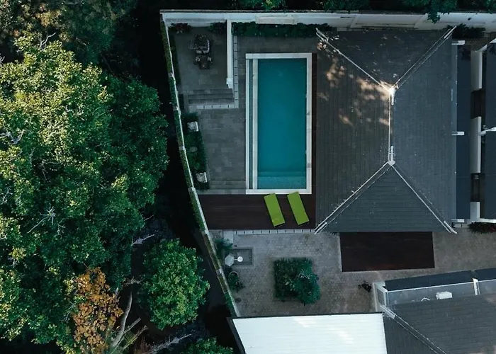 招待所 Sadira Co-living - Seminyak 科洛布坎