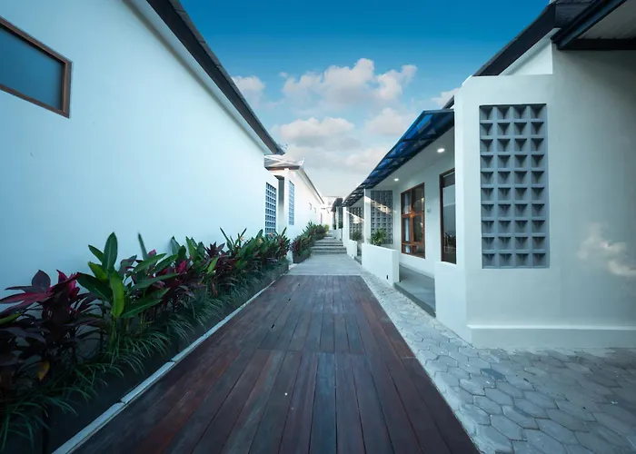 Sadira Co-living - Seminyak 招待所