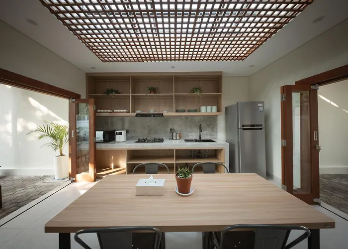 Sadira Co-living - Seminyak 科洛布坎