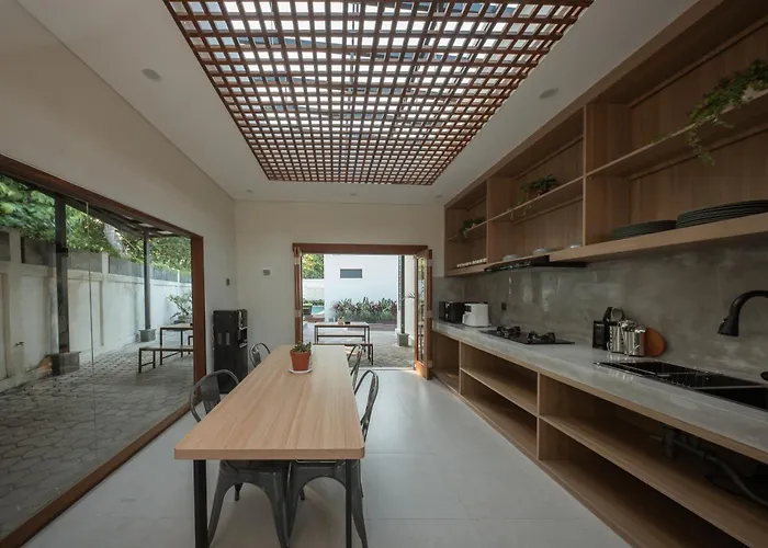 招待所 Sadira Co-living - Seminyak 科洛布坎