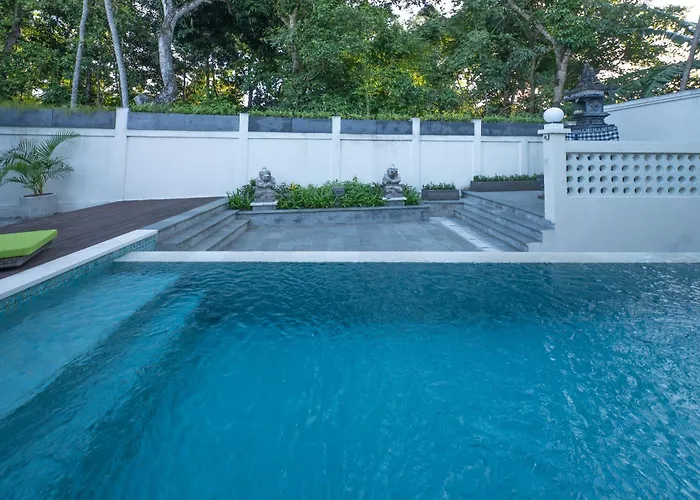 Sadira Co-living - Seminyak 4* 科洛布坎