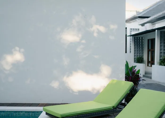 Sadira Co-living - Seminyak 招待所 4*